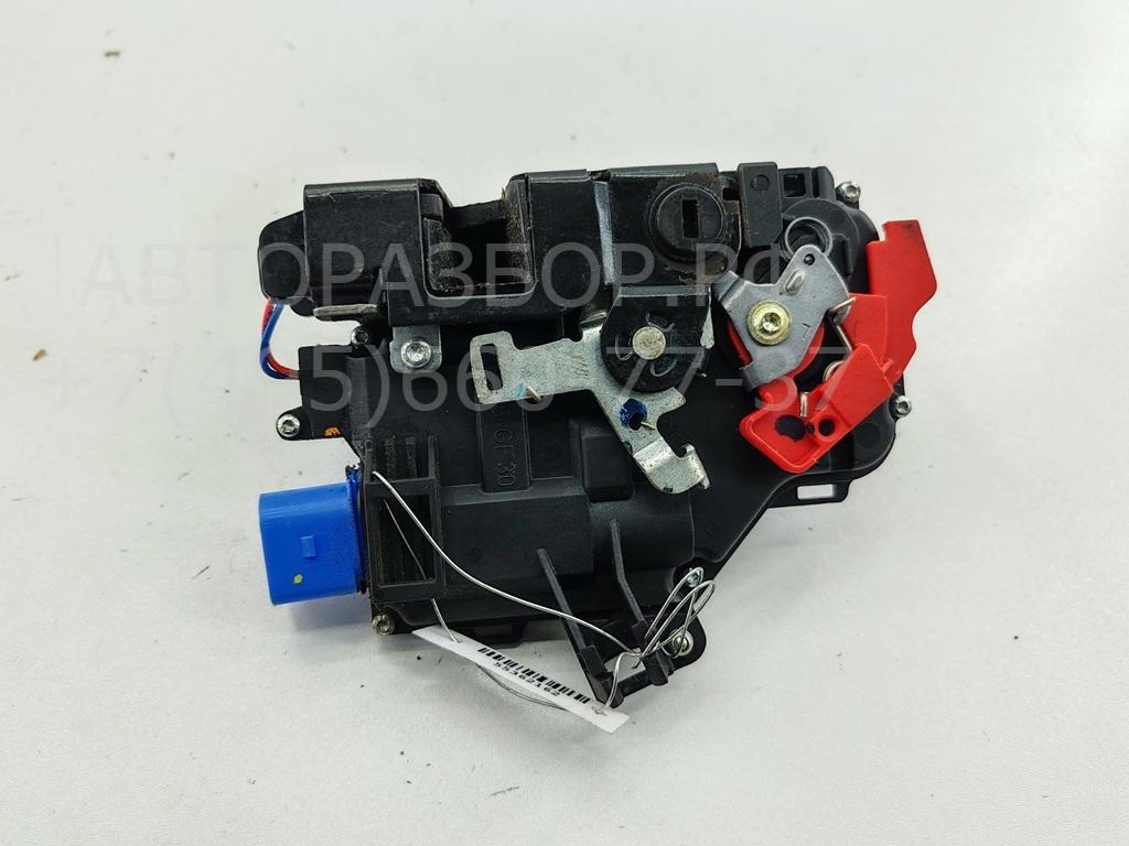 Замок двери задней левой