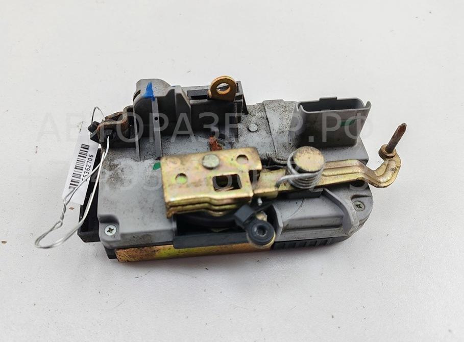 Замок двери передней левой