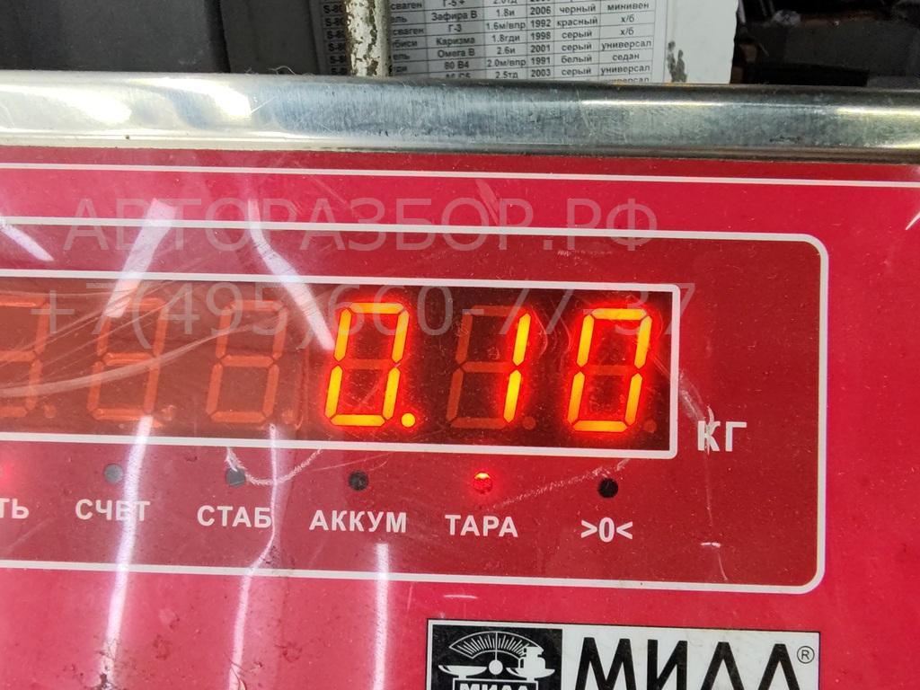 Отражатель передний правый у фары