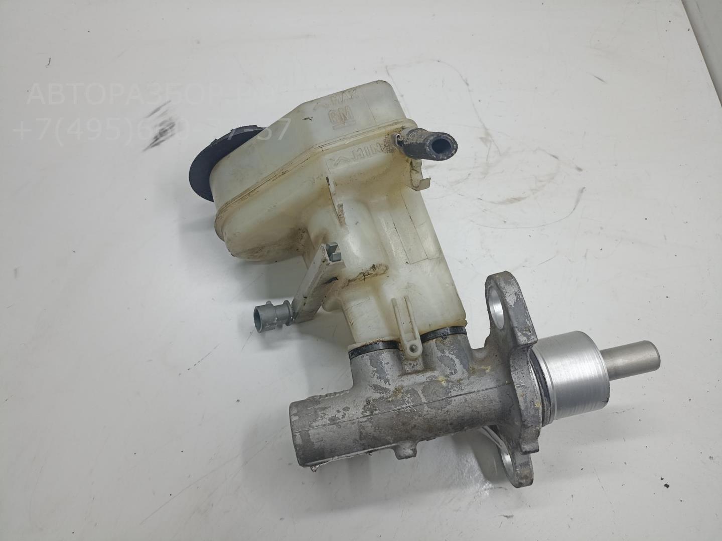 Бачок главного тормозного цилиндра