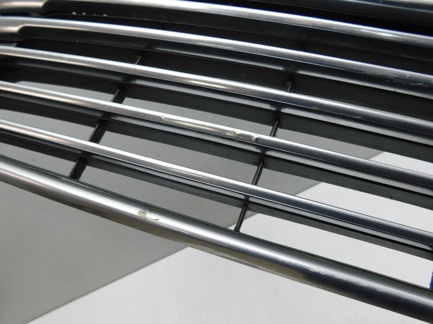 Решетка в бампер центральная