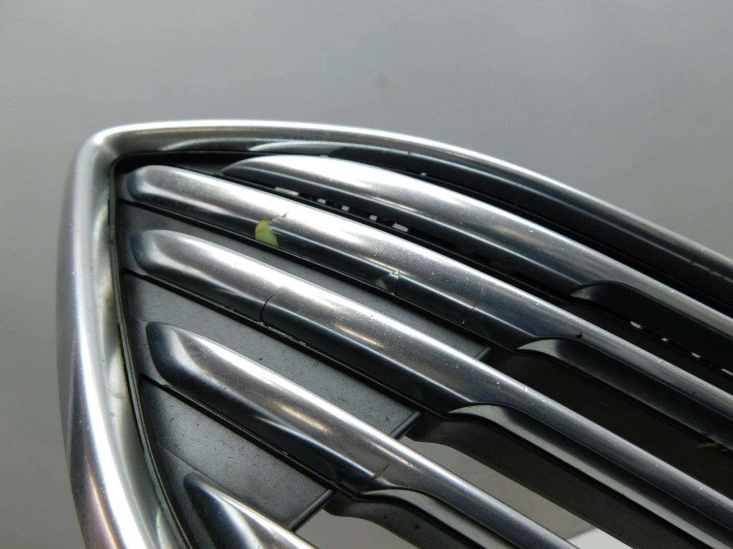 Решетка в бампер центральная