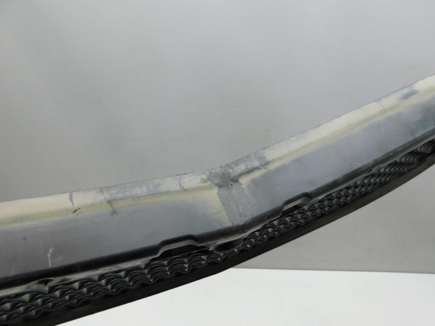 Решетка в бампер центральная