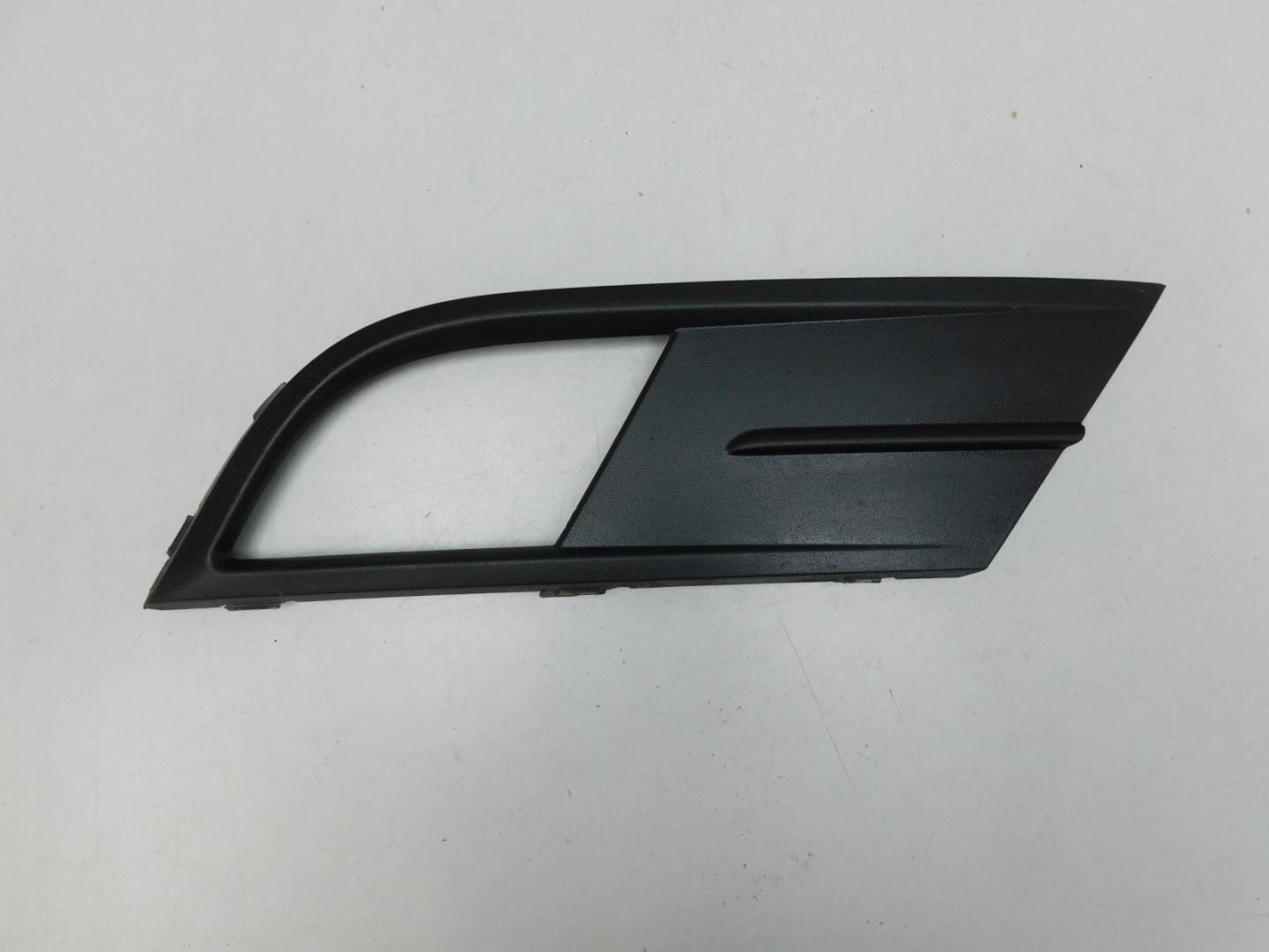 Решетка в бампер правая