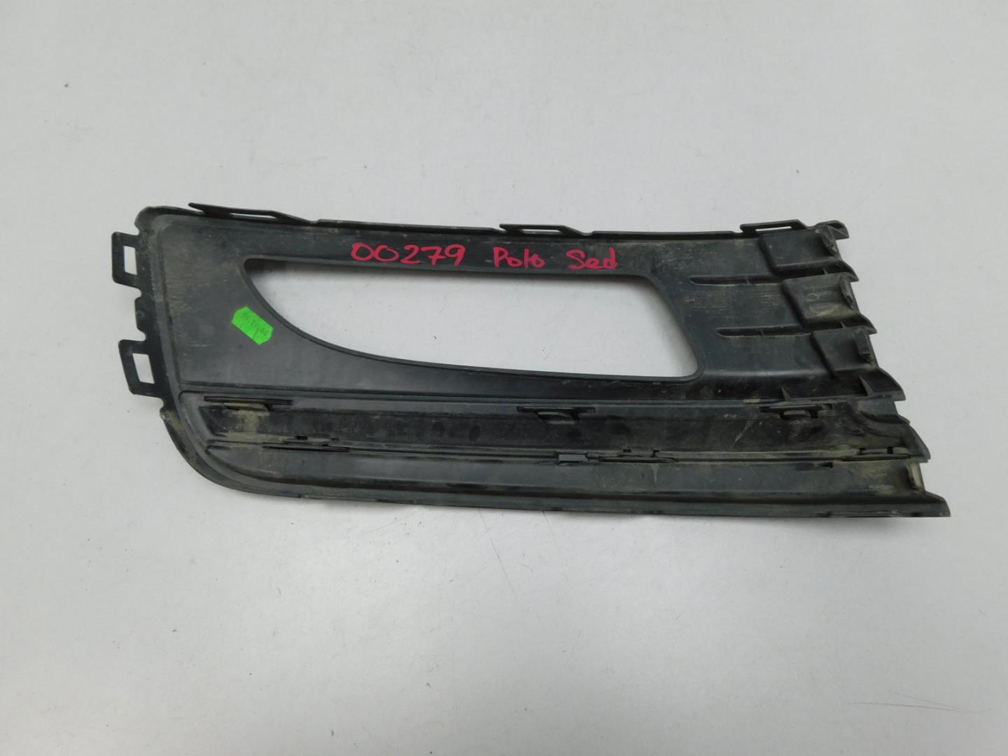 Решетка в бампер левая