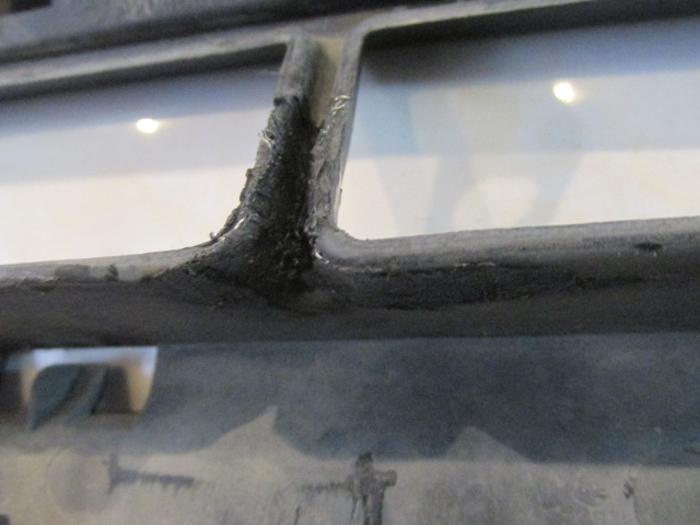 Решетка в бампер центральная