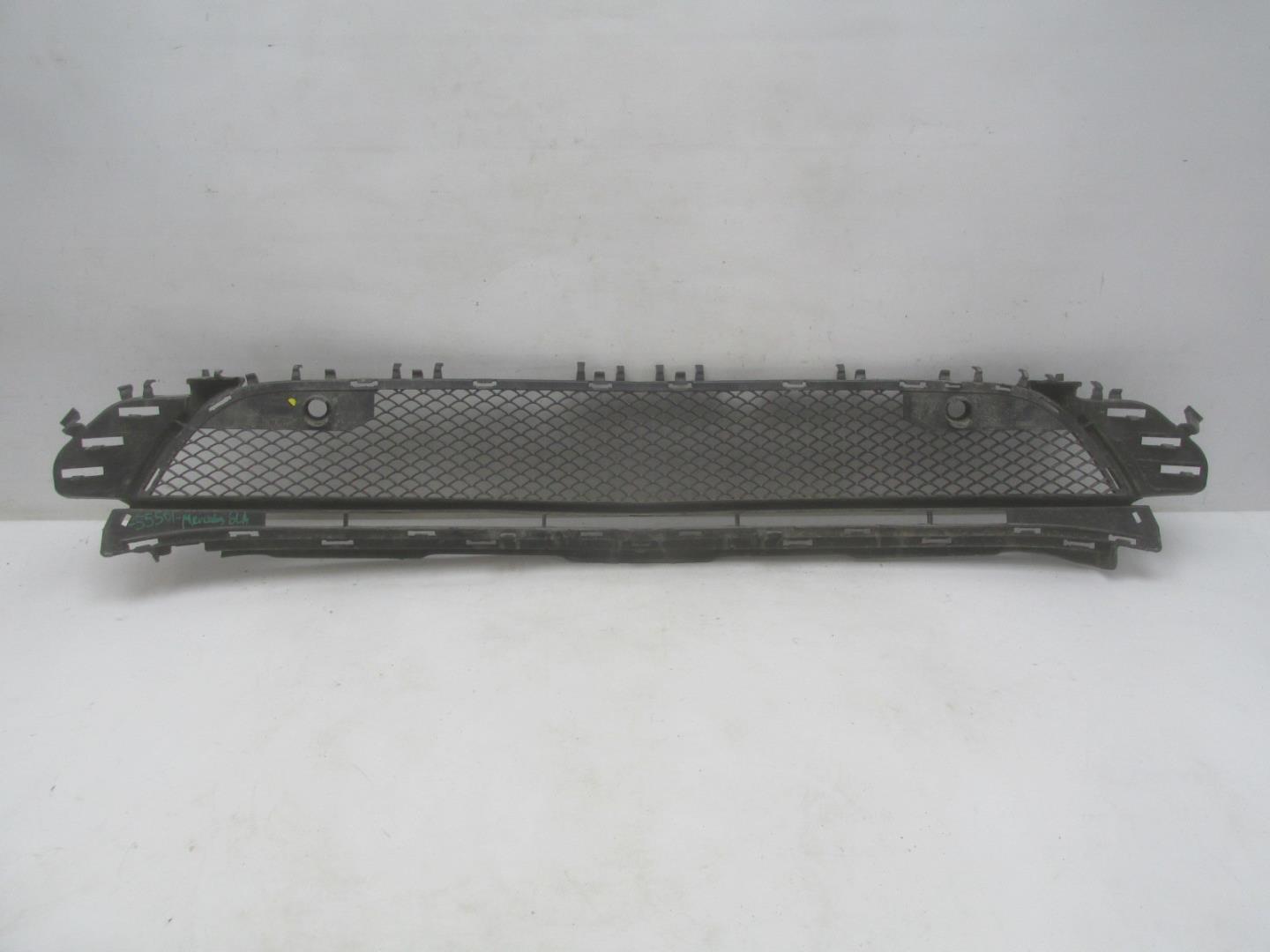 Решетка в бампер центральная