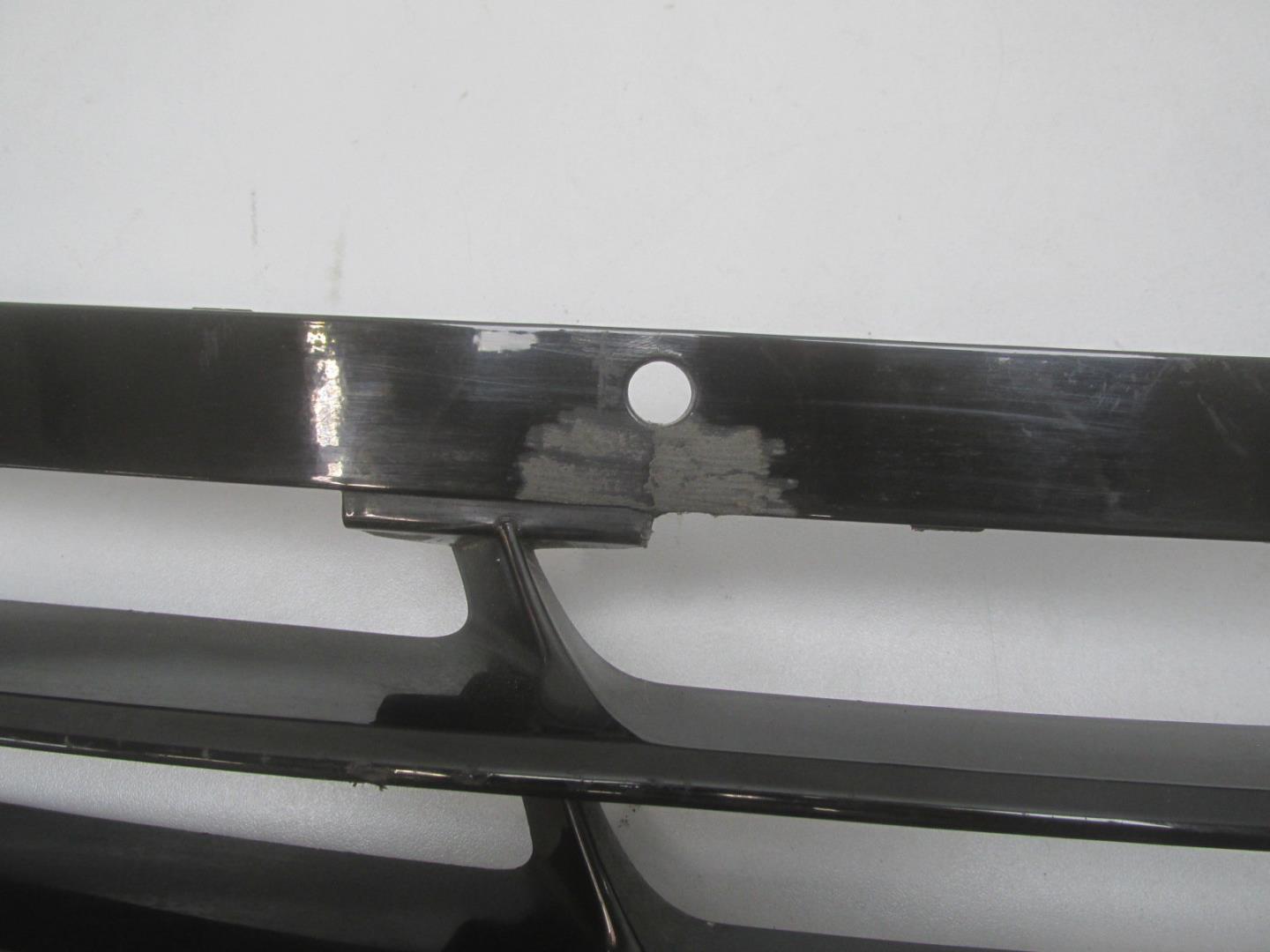 Решетка в бампер центральная