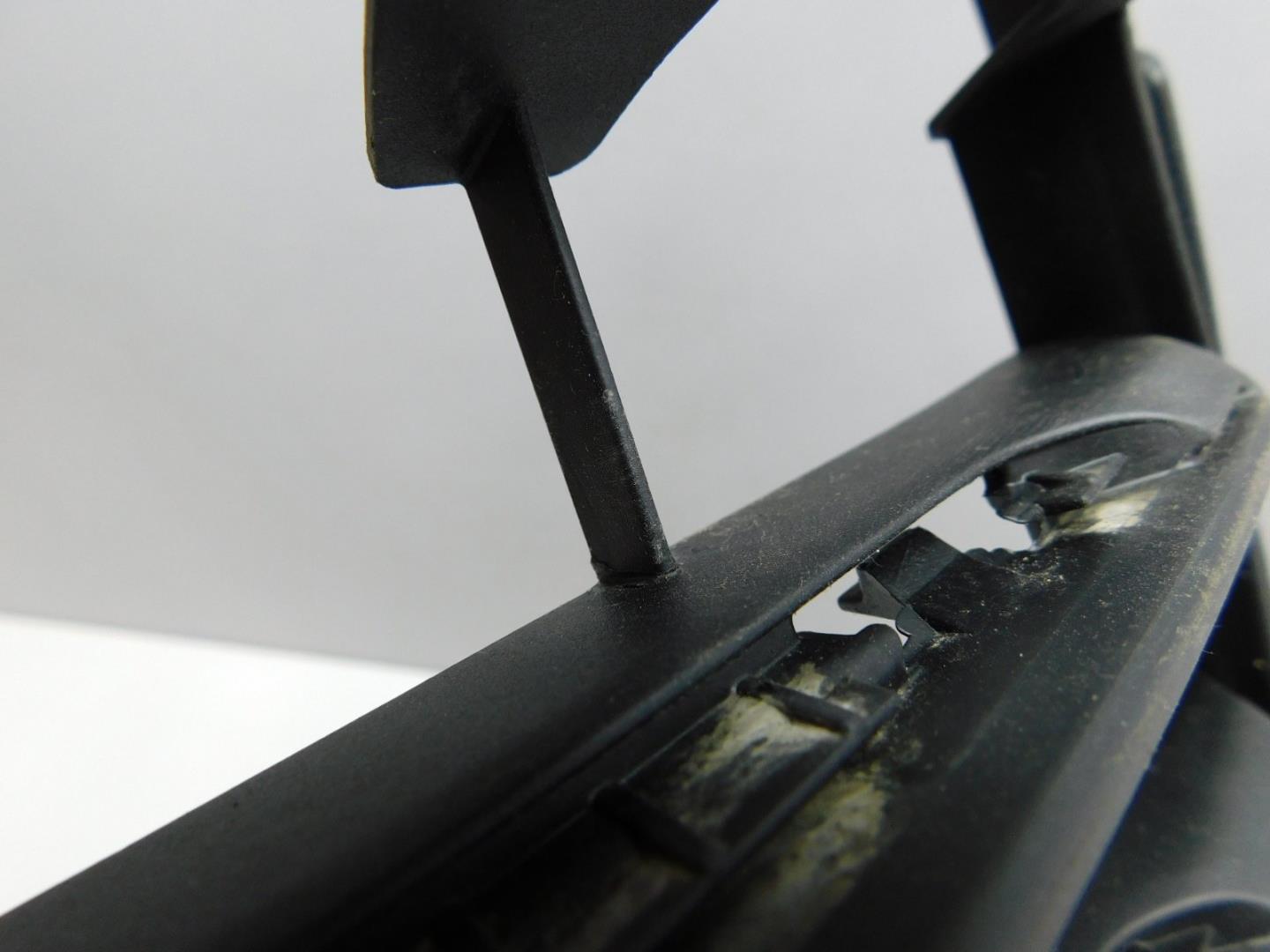 Решетка в бампер центральная