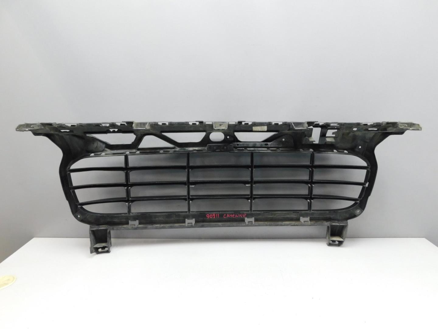 Решетка в бампер центральная