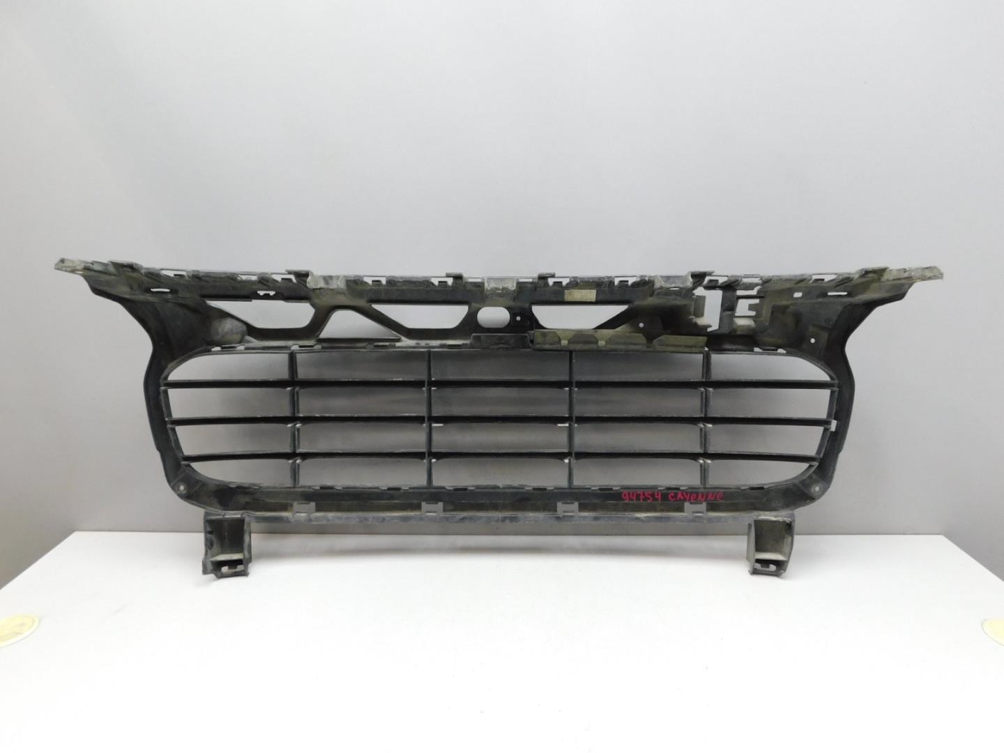 Решетка в бампер центральная