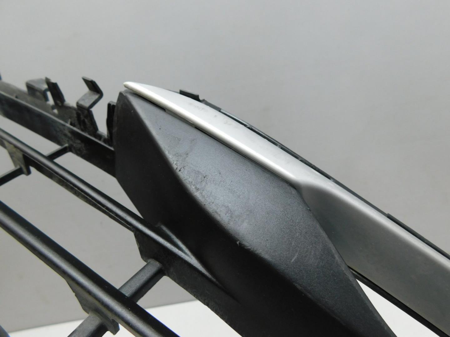 Решетка в бампер левая