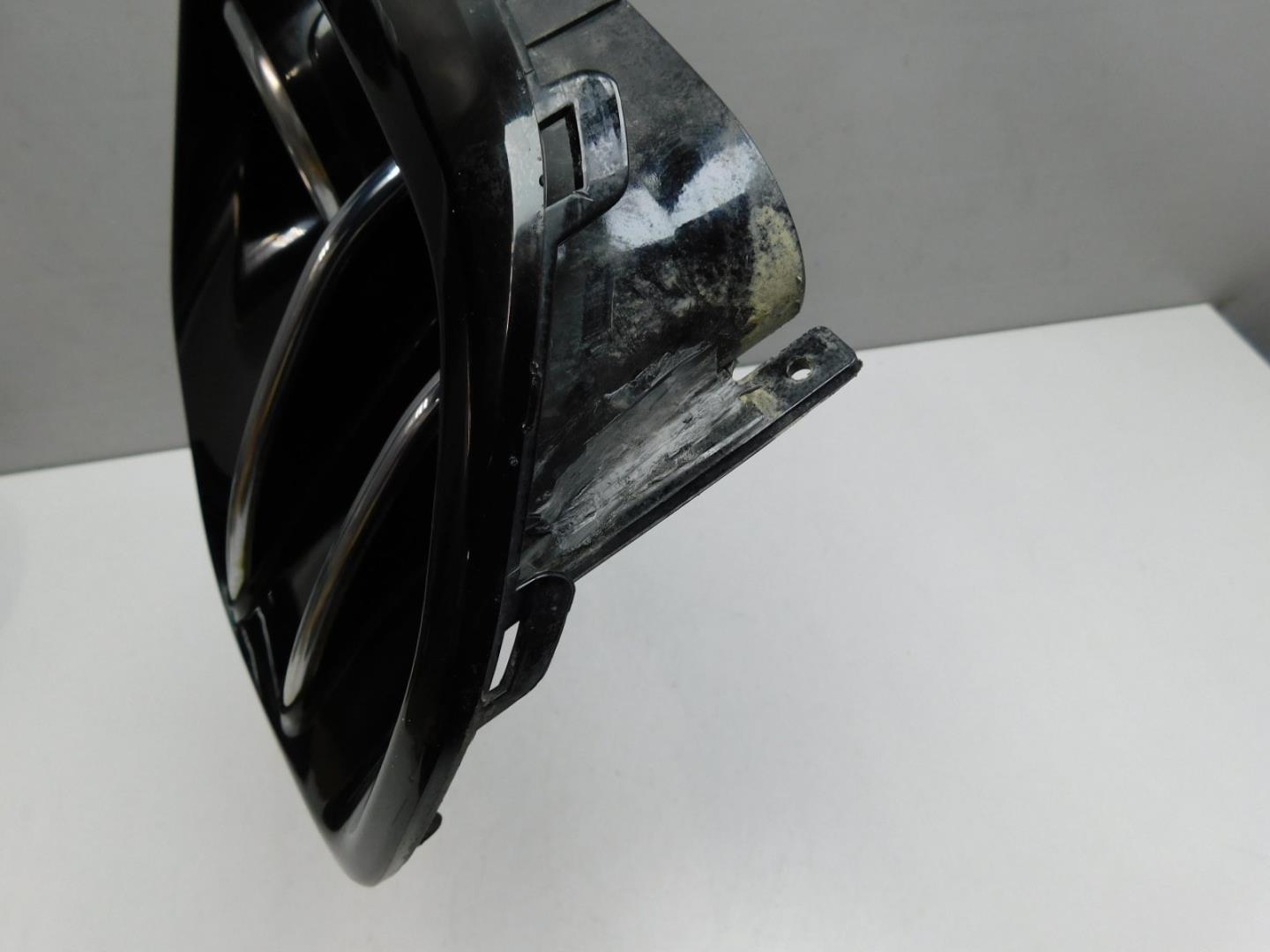 Решетка в бампер левая