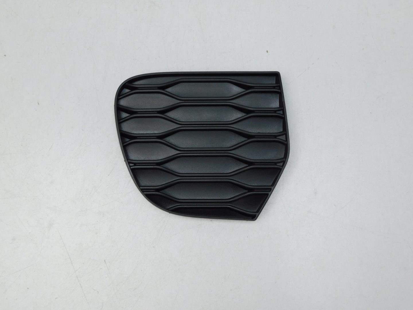 Решетка в бампер левая