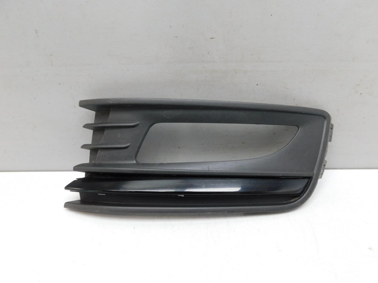 Решетка в бампер левая