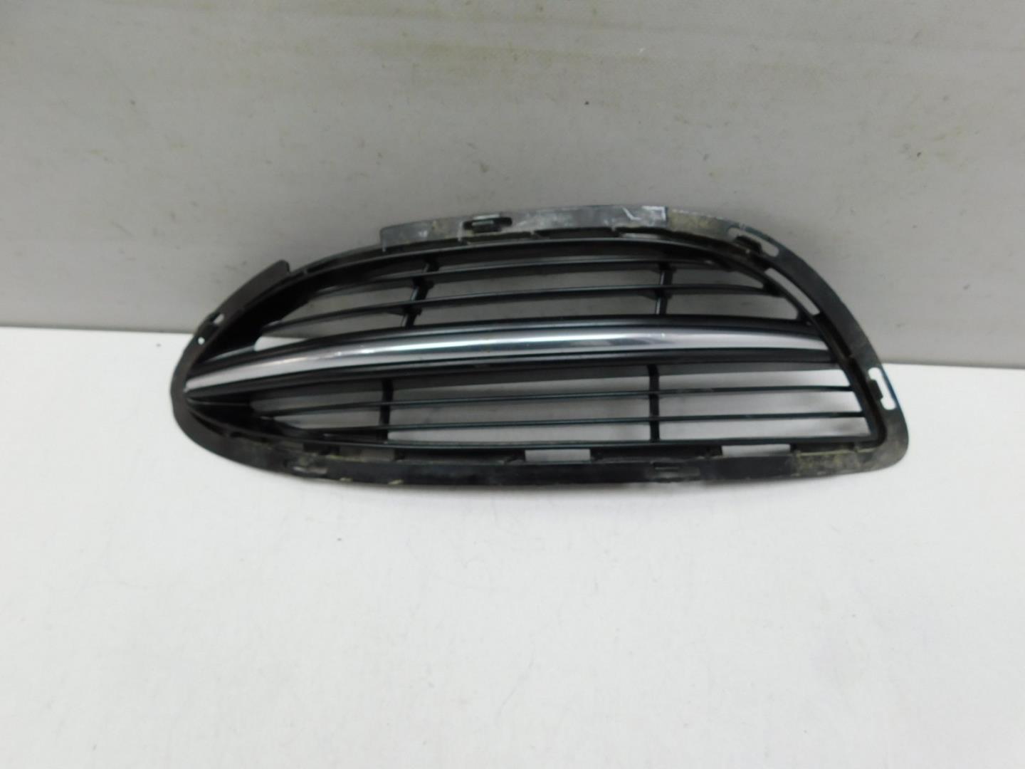 Решетка в бампер левая