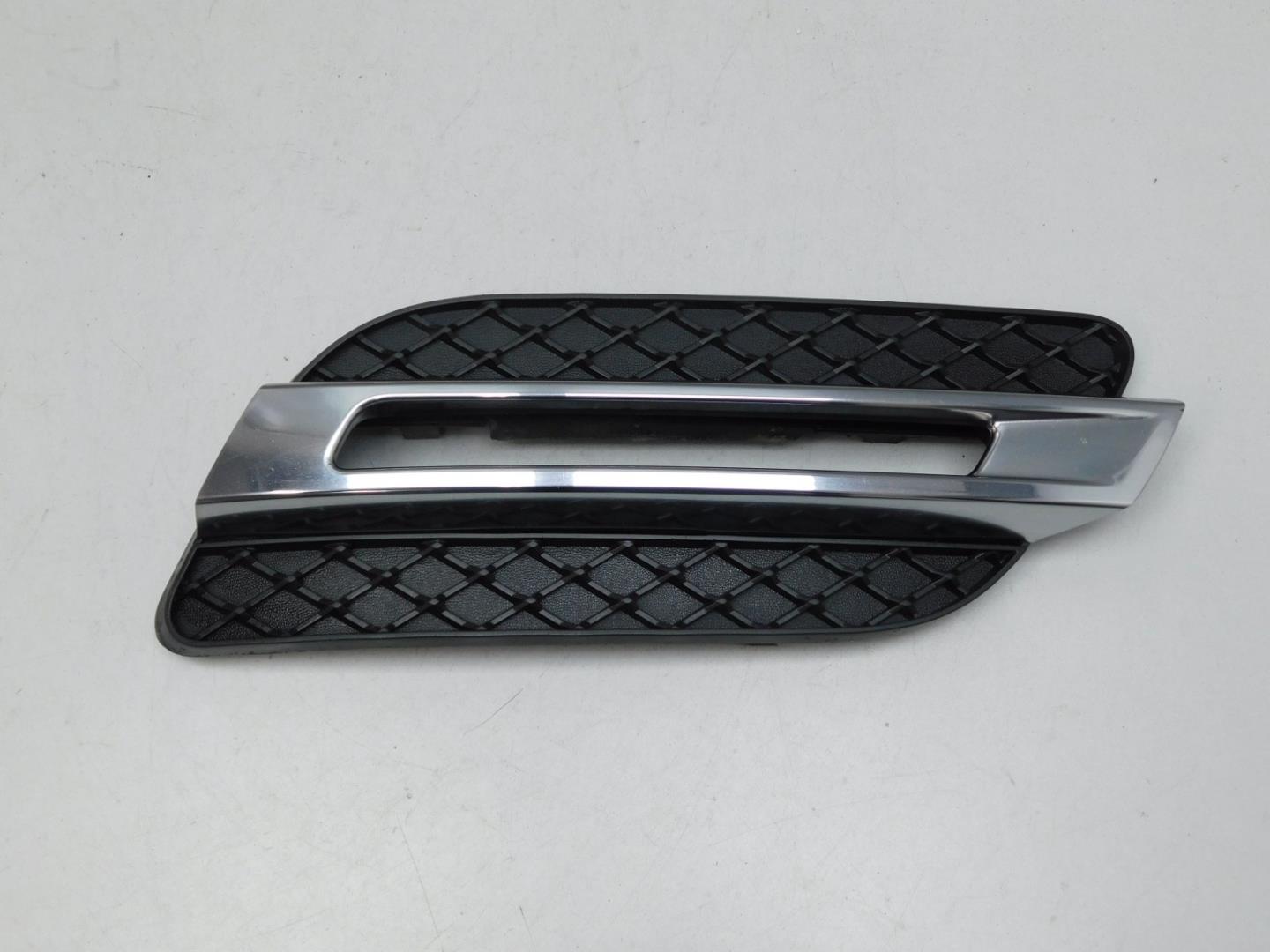 Решетка в бампер левая