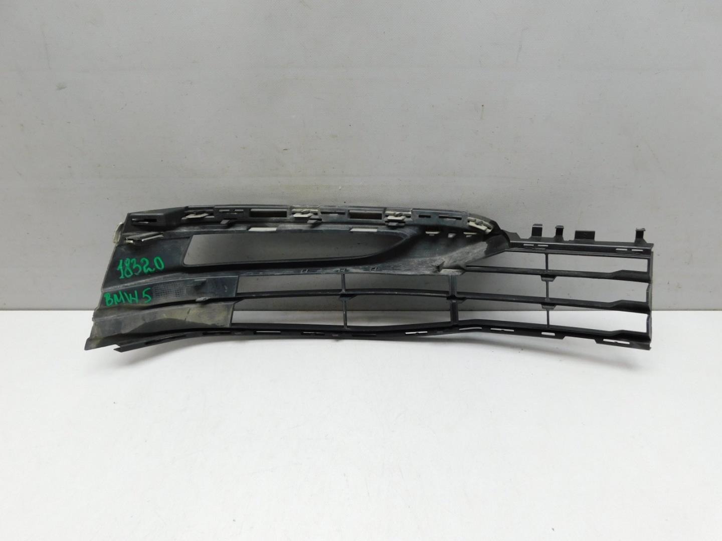 Решетка в бампер левая