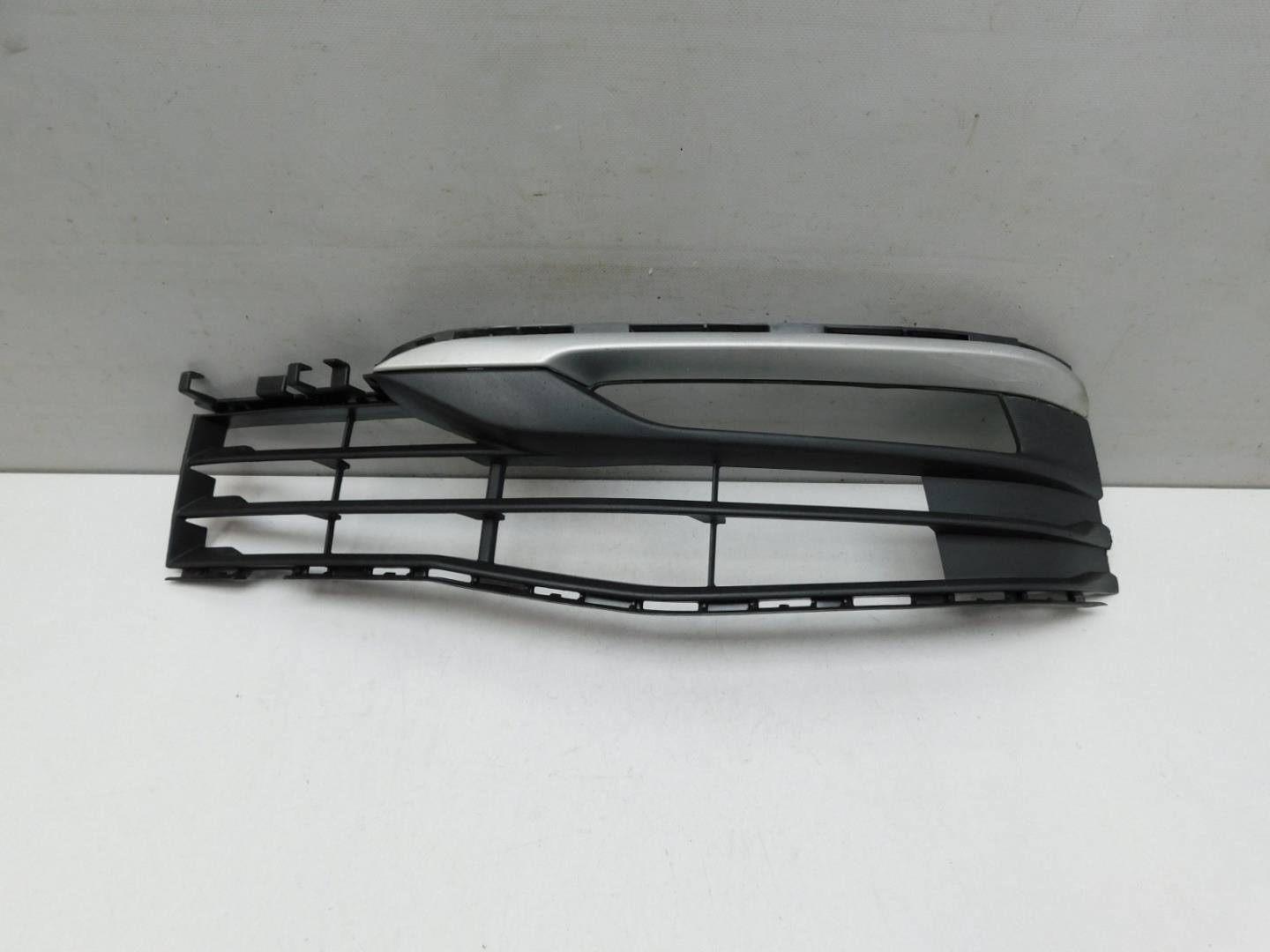 Решетка в бампер левая