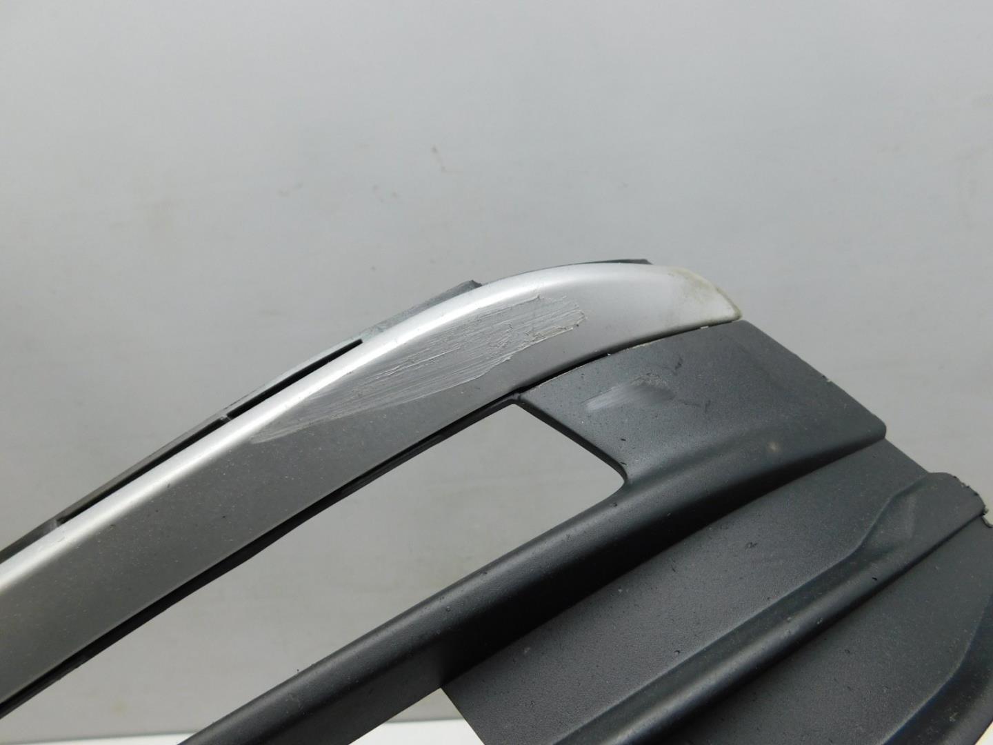 Решетка в бампер левая