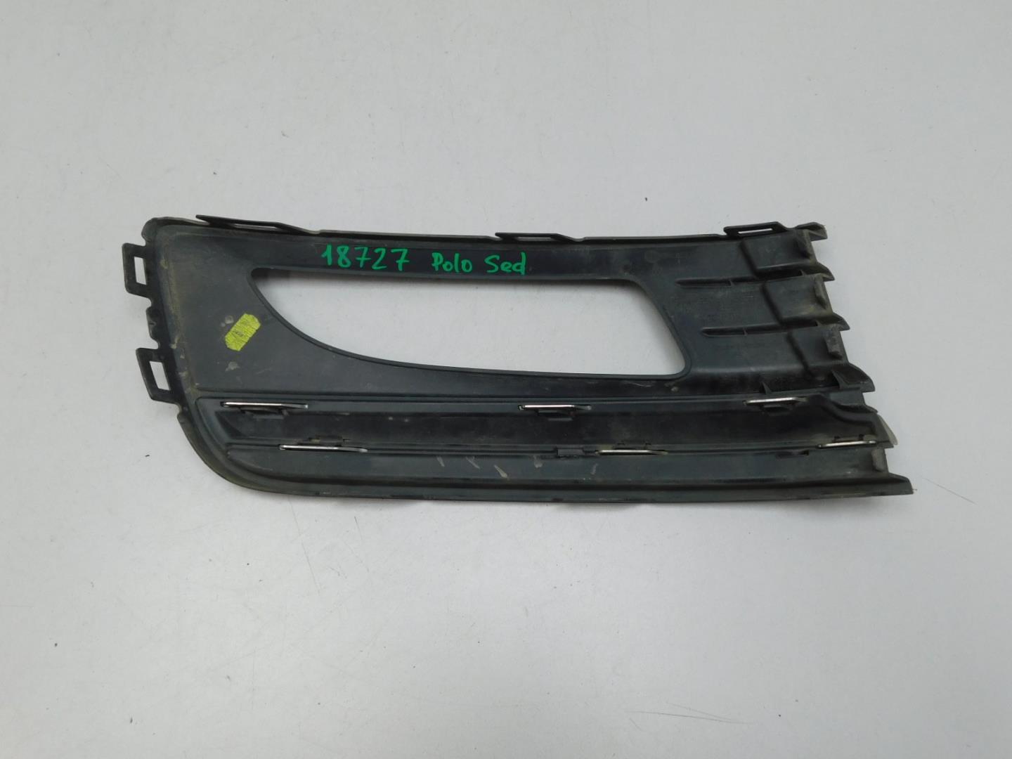 Решетка в бампер левая