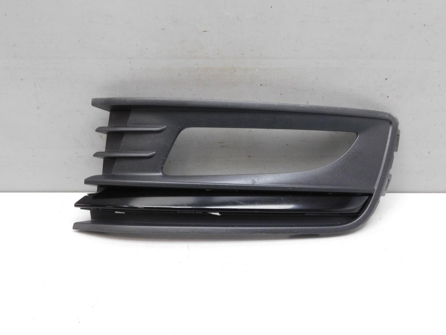 Решетка в бампер левая