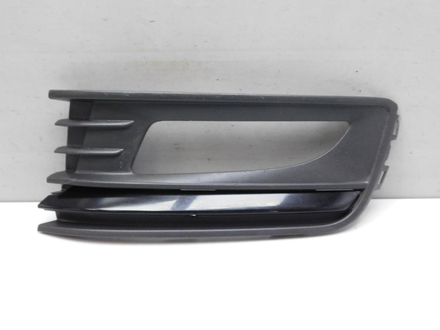 Решетка в бампер левая