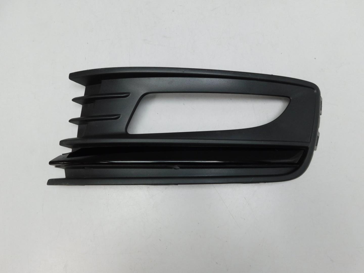 Решетка в бампер левая