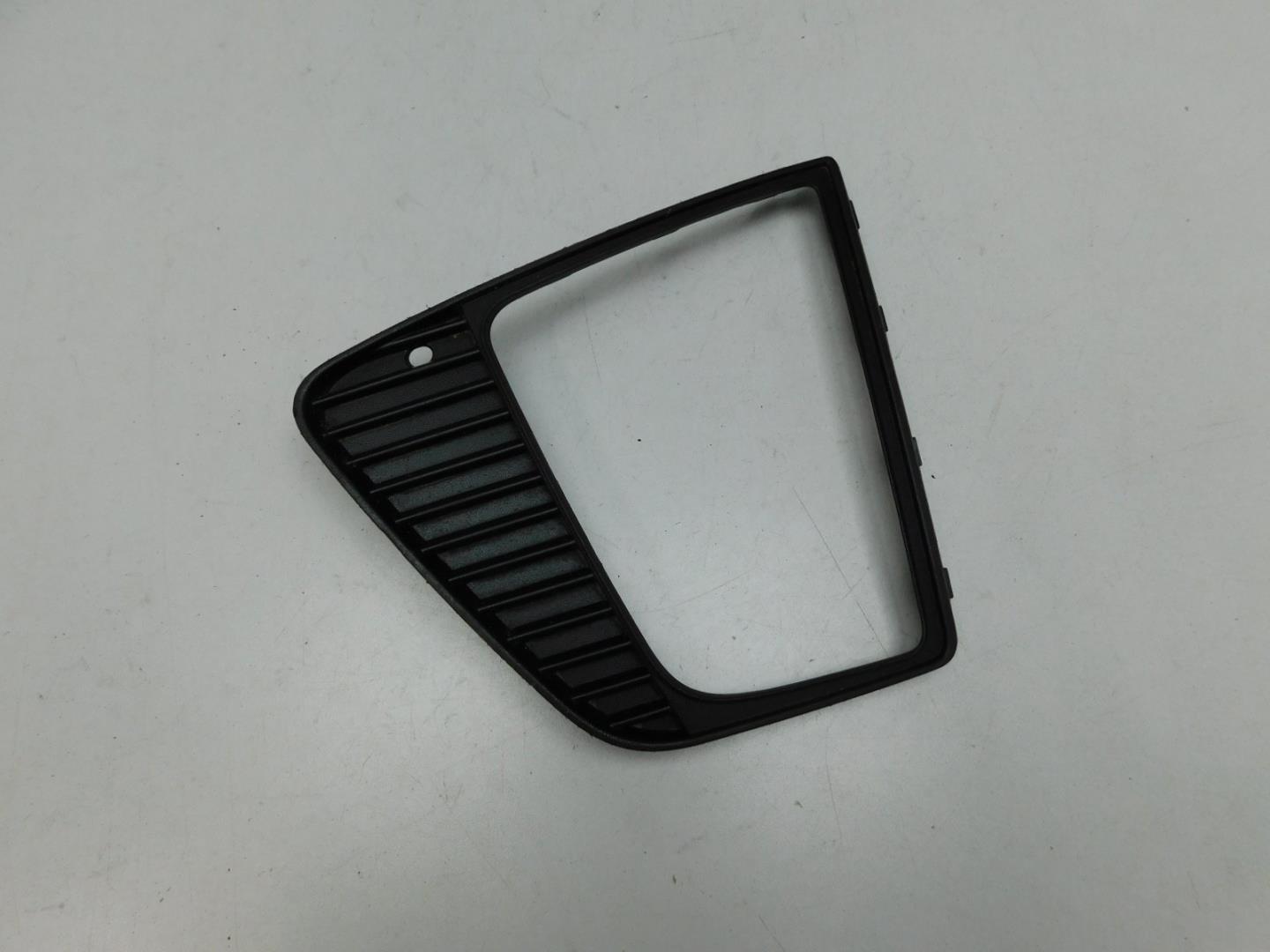 Решетка в бампер левая