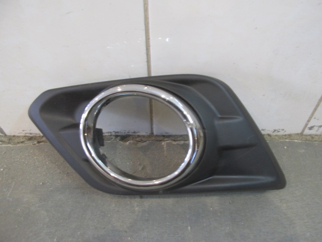 Решетка в бампер левая