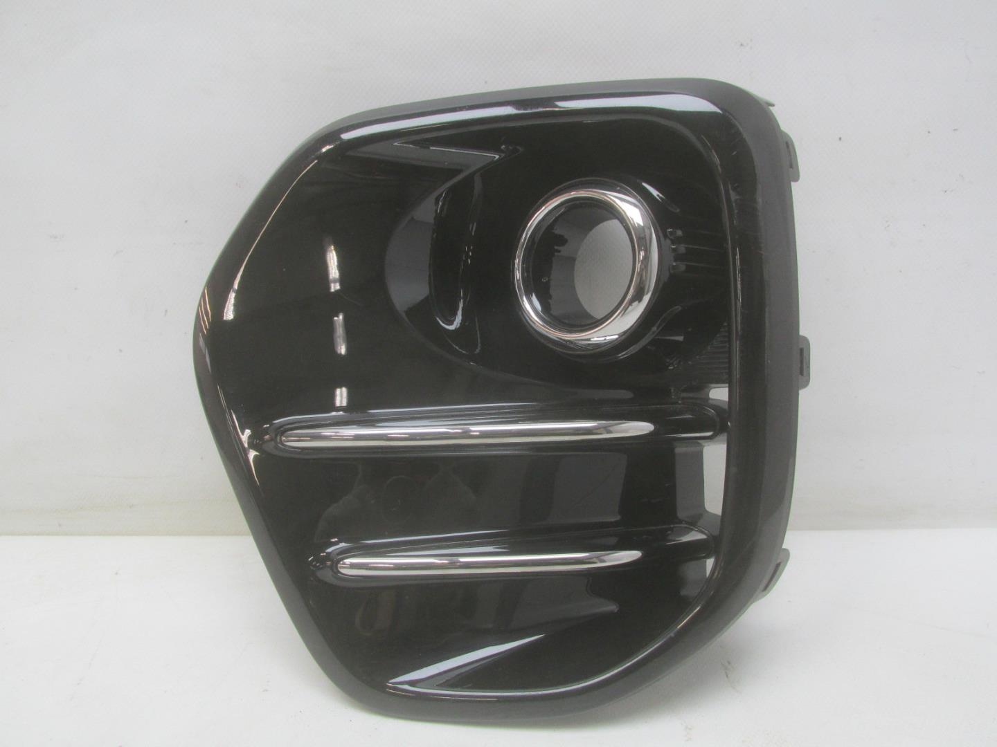 Решетка в бампер левая