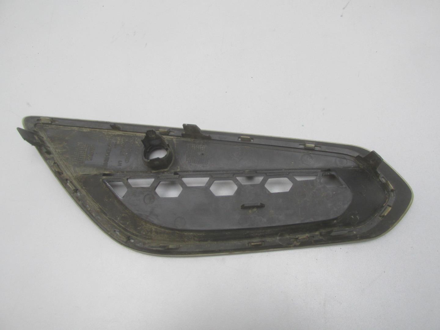 Решетка в бампер левая