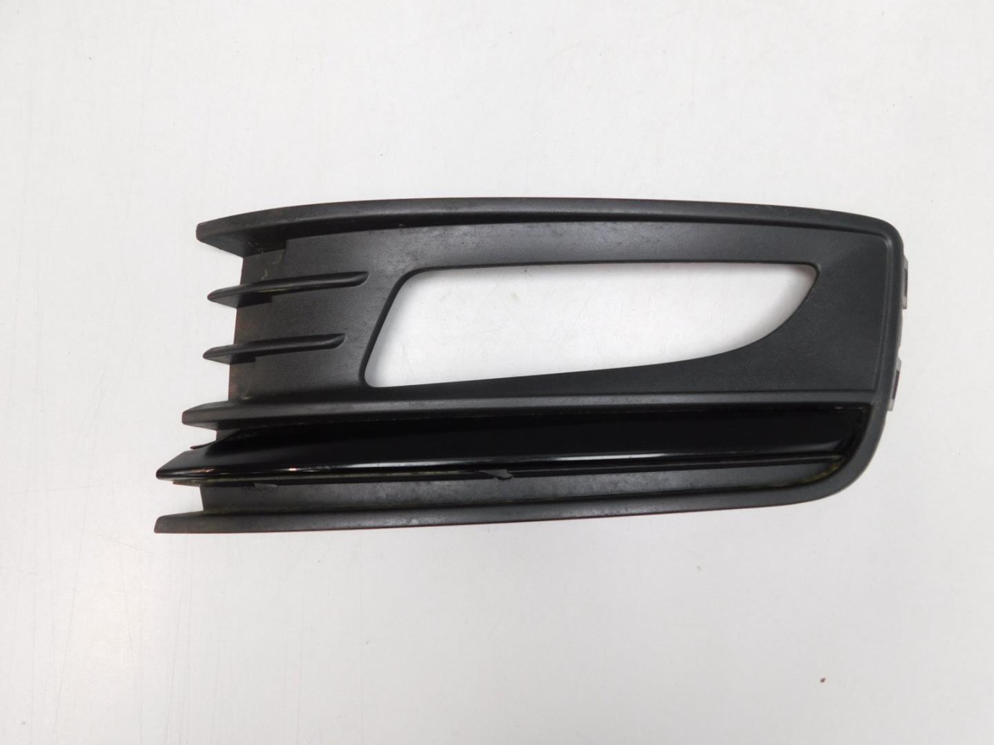 Решетка в бампер левая