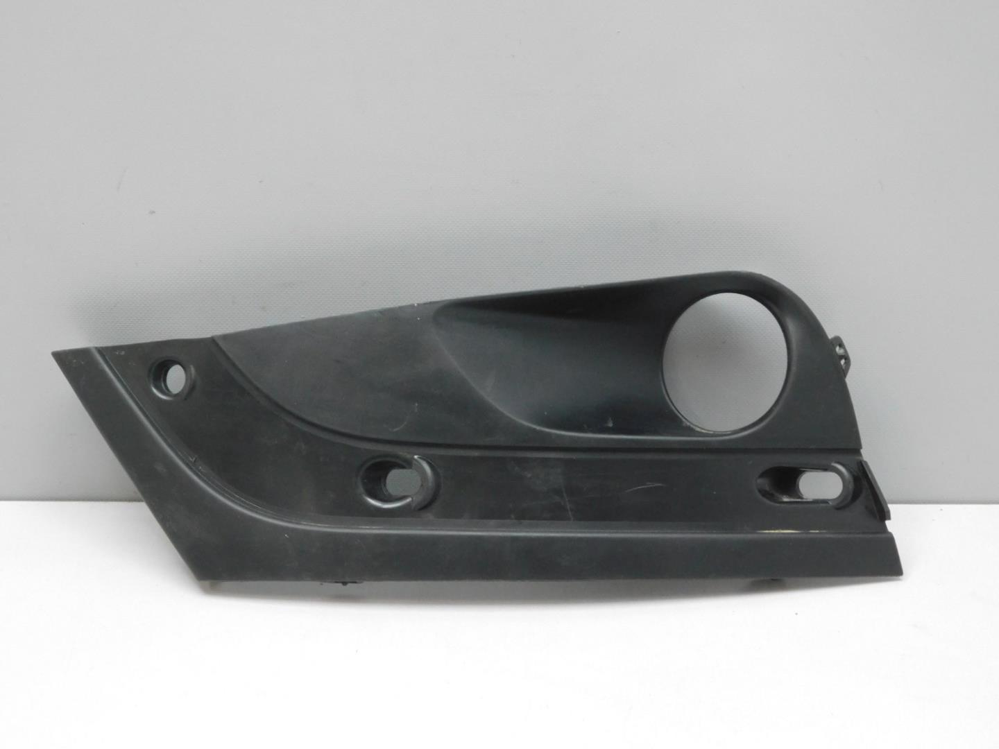 Решетка в бампер левая