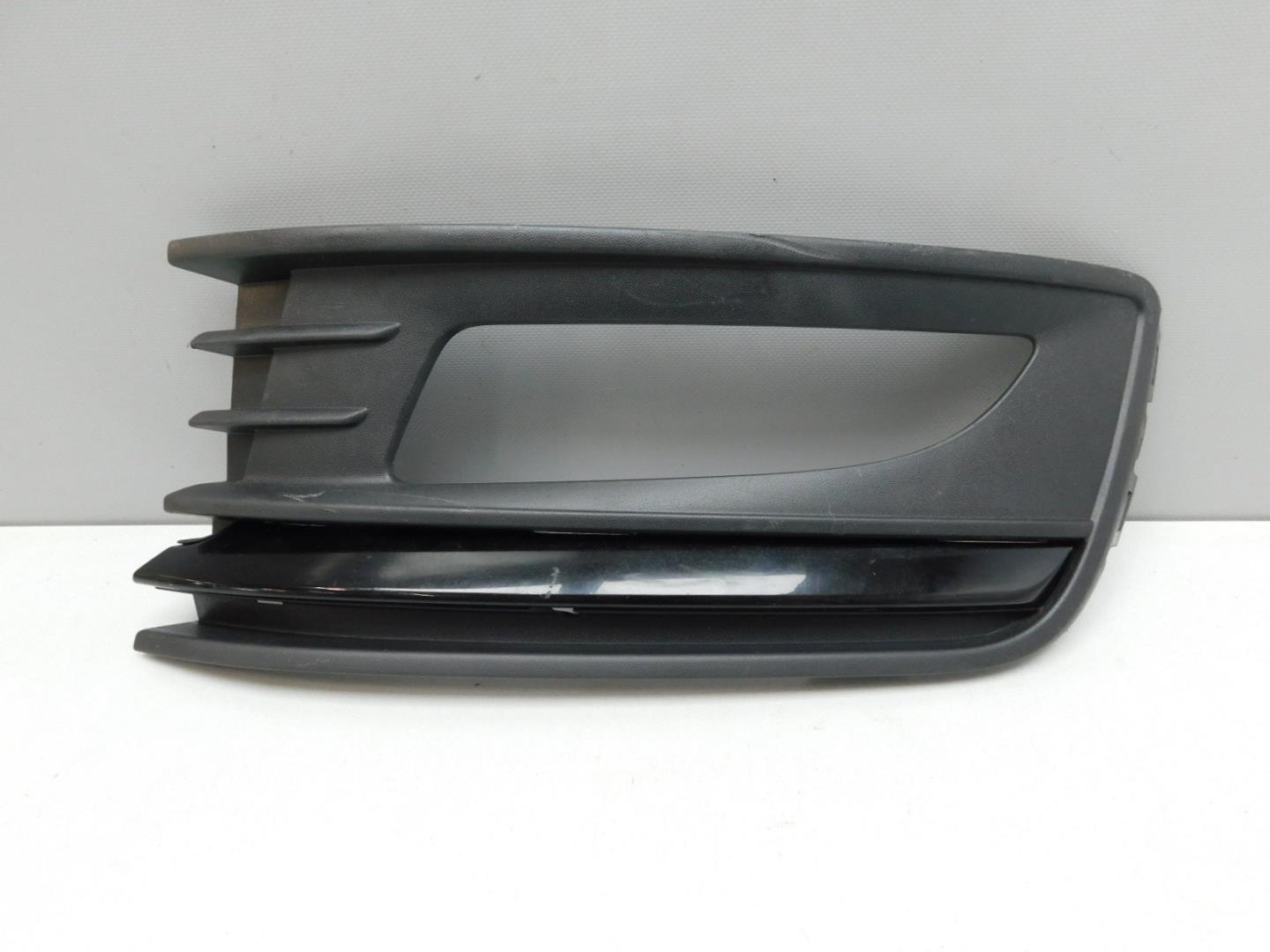 Решетка в бампер левая