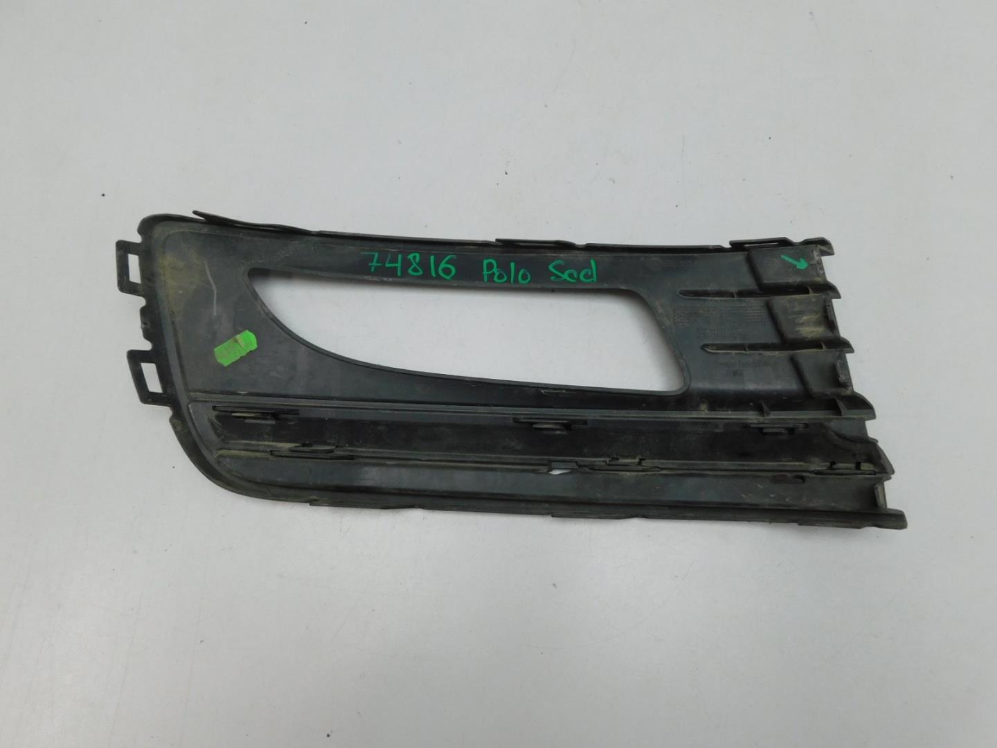 Решетка в бампер левая