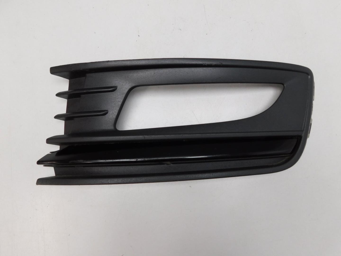 Решетка в бампер левая