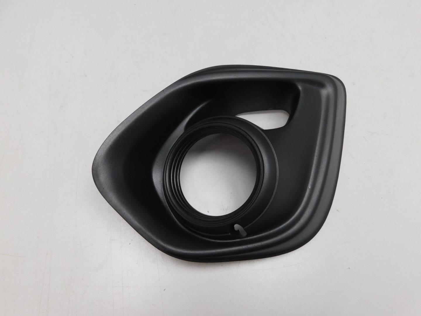 Решетка в бампер левая