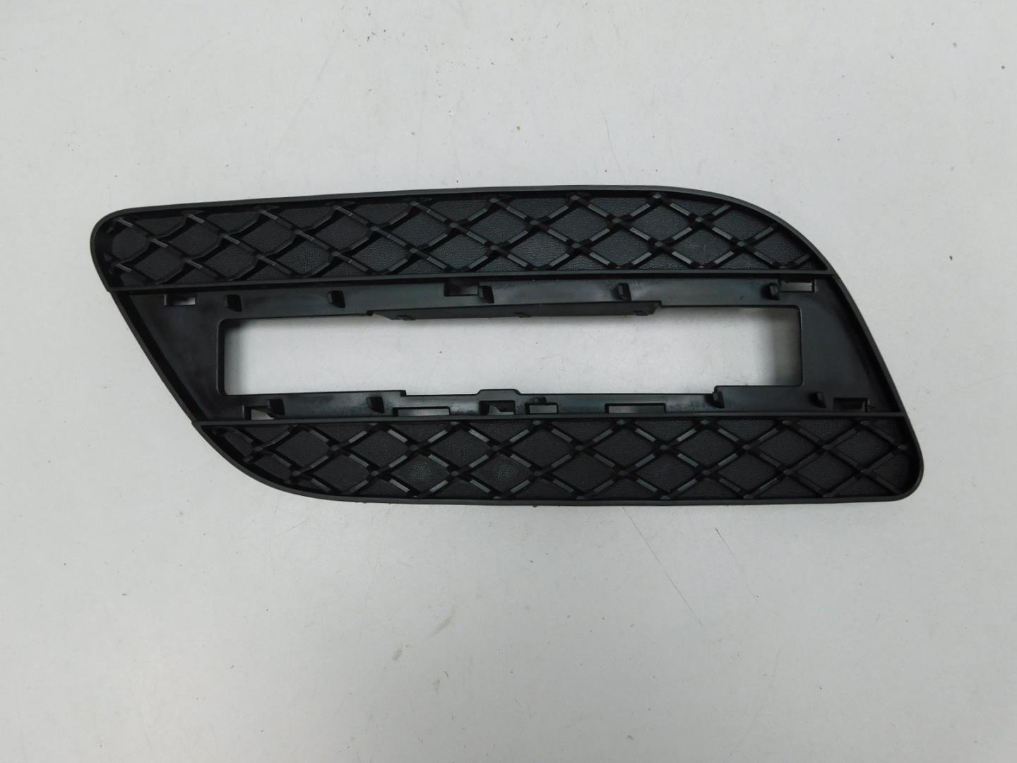 Решетка в бампер левая