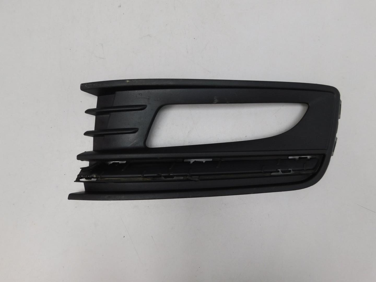 Решетка в бампер левая