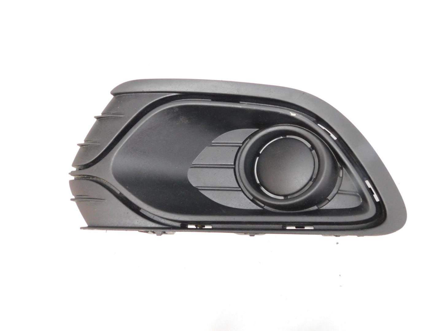 Решетка в бампер левая