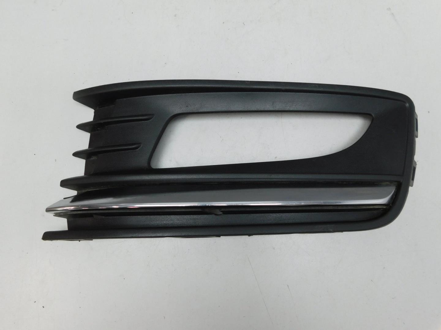 Решетка в бампер левая