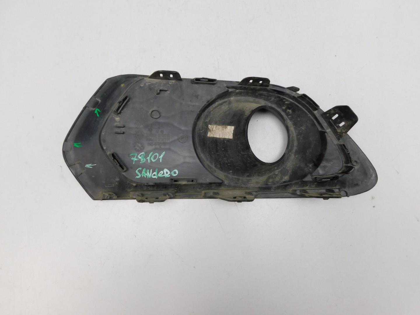 Решетка в бампер правая