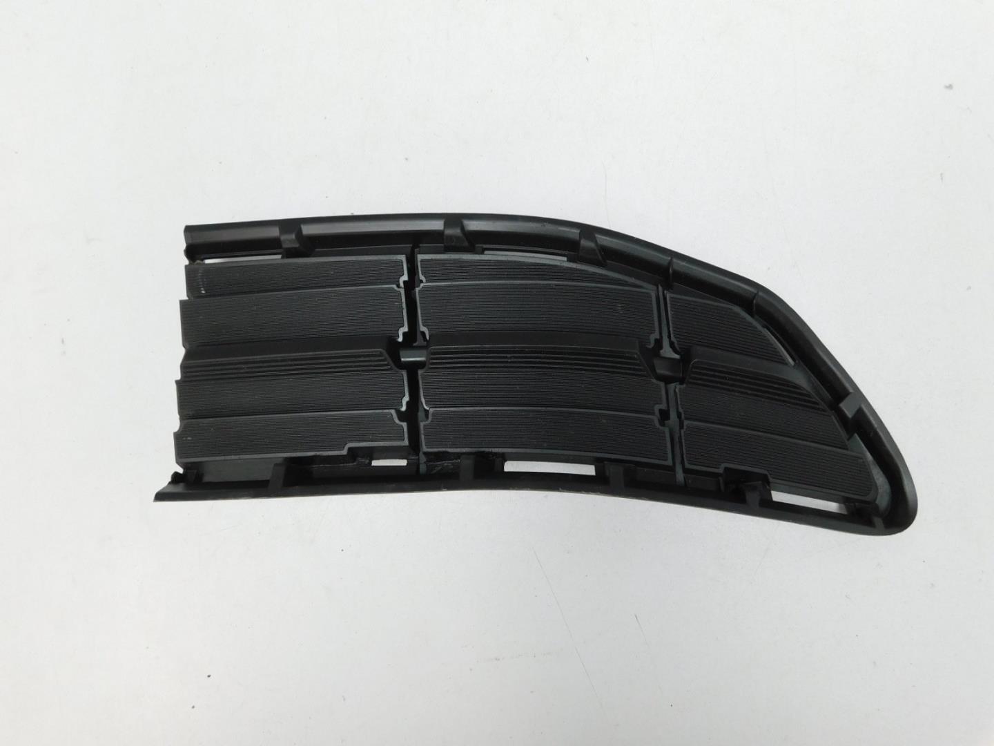 Решетка в бампер левая