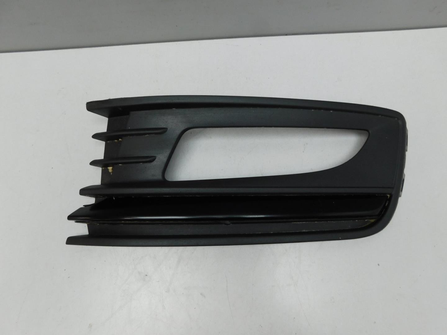 Решетка в бампер левая