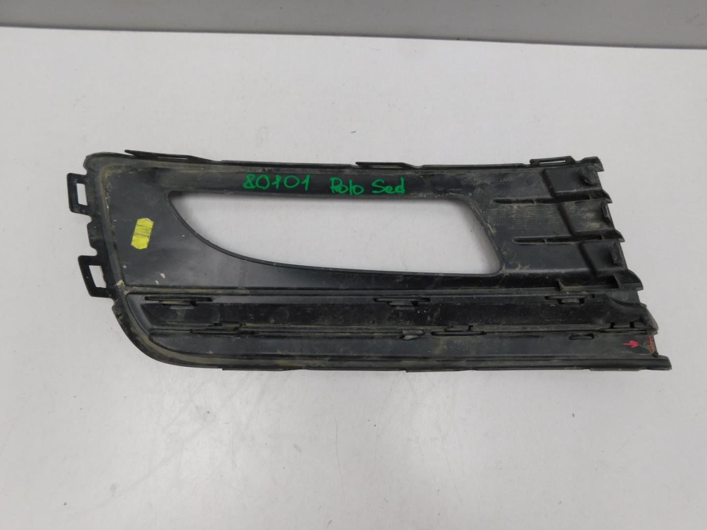 Решетка в бампер левая