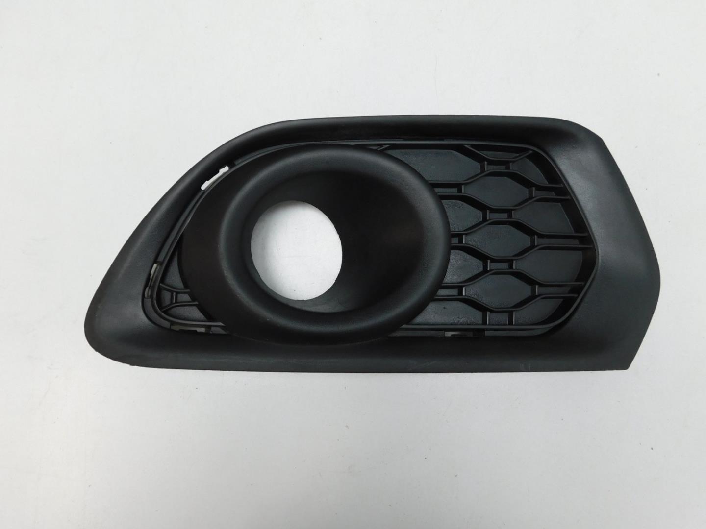 Решетка в бампер правая