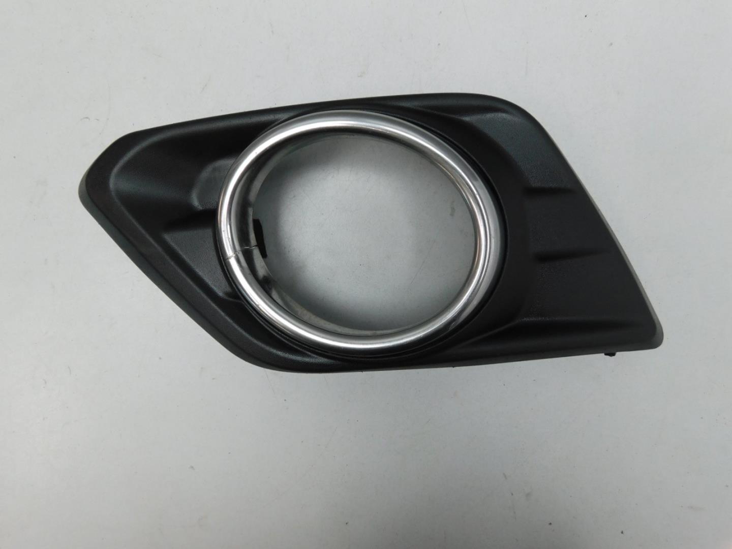 Решетка в бампер левая