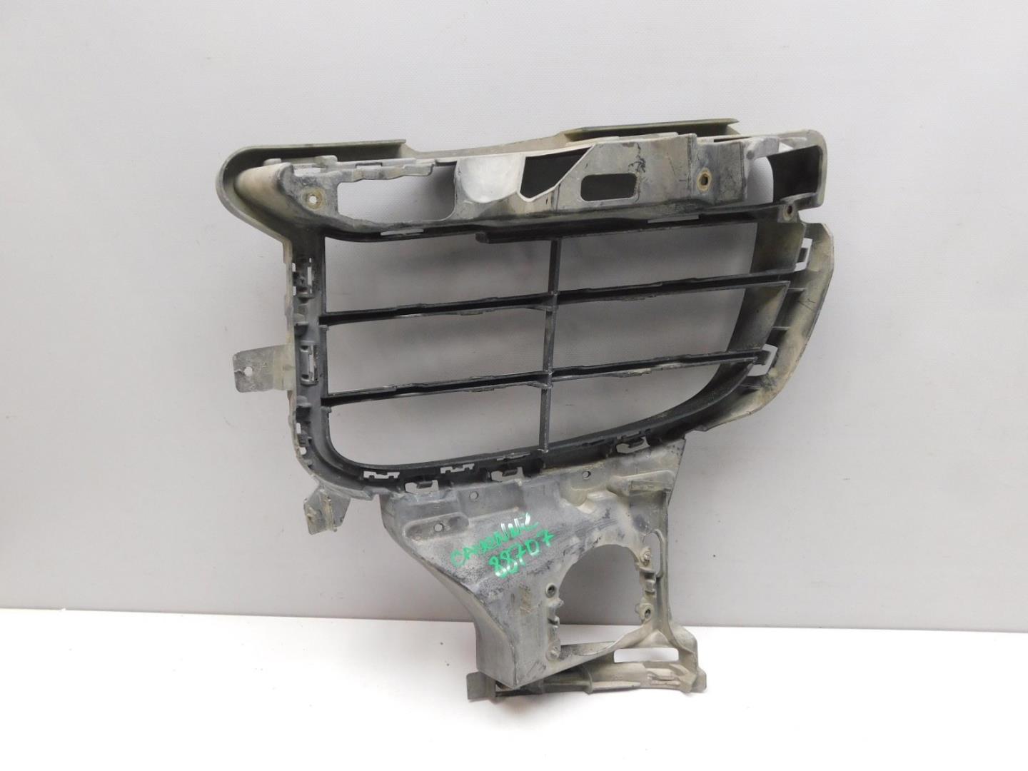 Решетка в бампер правая