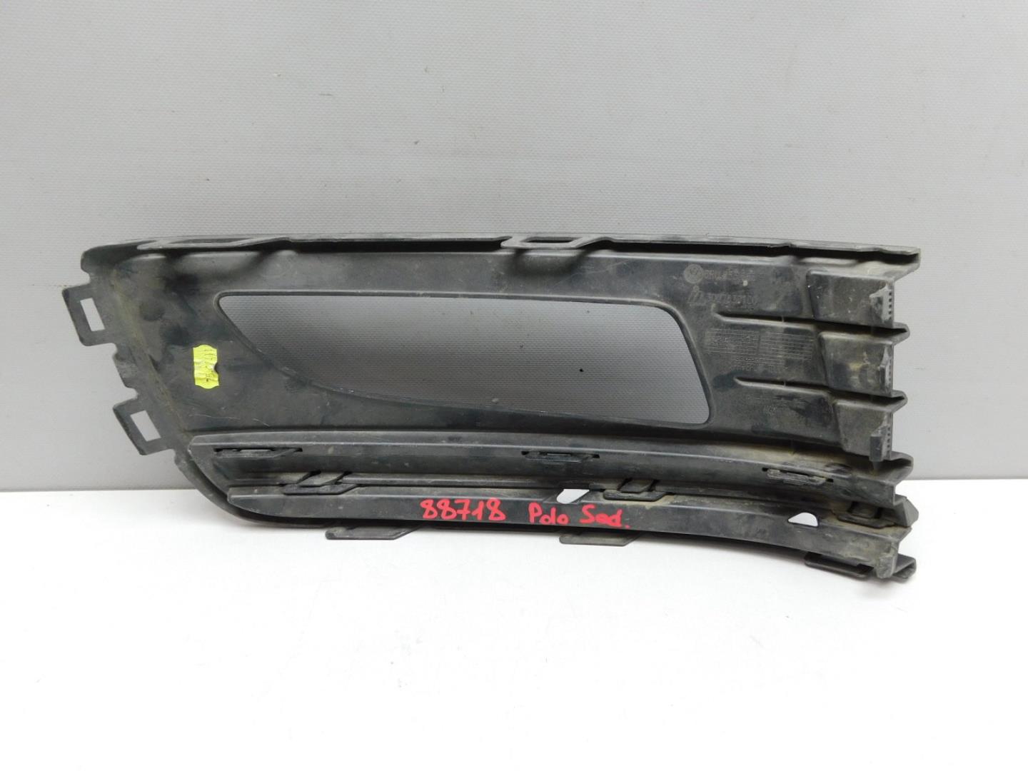 Решетка в бампер левая